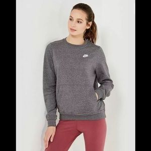 Nike women’s sweatshirt